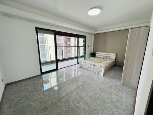 合租·世茂璀璨世家 5居室 南卧