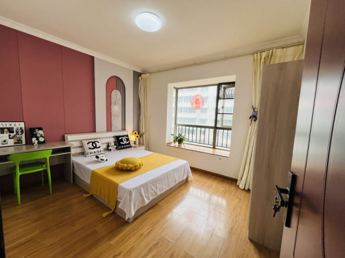 合租·人民路壹号广场 4居室 南卧