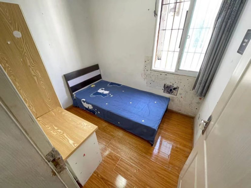 合租·润新花园二期 5居室 南卧