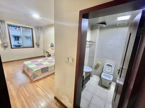 合租·撷英卉苑 5居室 东南卧