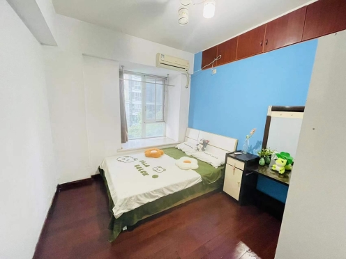 合租·锦泰世家 4居室 东卧