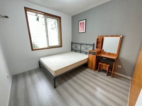 合租·润新花园二期 3居室 南卧