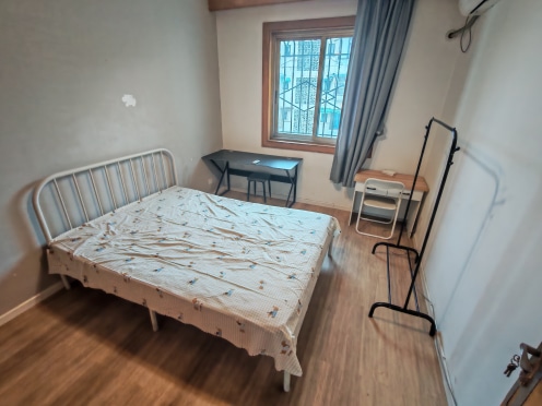 合租·交通局宿舍 4居室 南卧