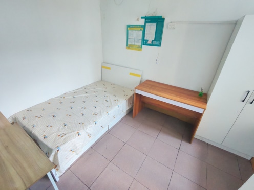 合租·交通局宿舍 4居室 南卧