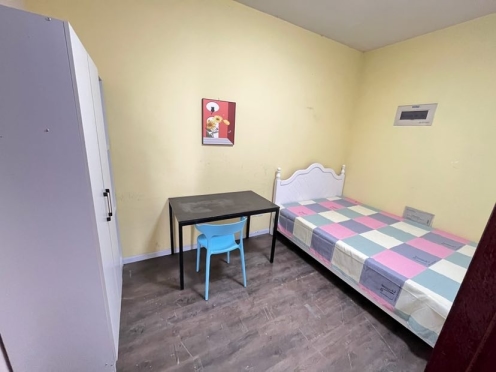 合租·翡翠半岛 5居室 东卧