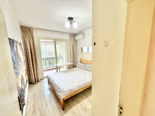 合租·会所花园 3居室 南卧