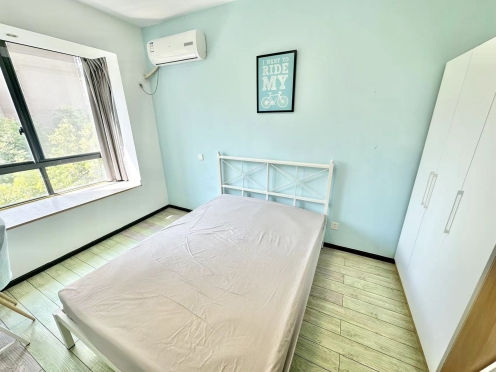 合租·绿地紫瑞里 4居室 南卧