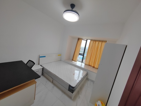 合租·美泉悦府 5居室 南卧