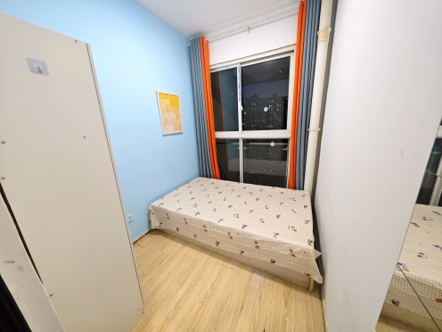 合租·顶峰水岸汇景 5居室 南卧