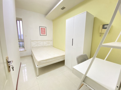 合租·都市金岸 4居室 南卧