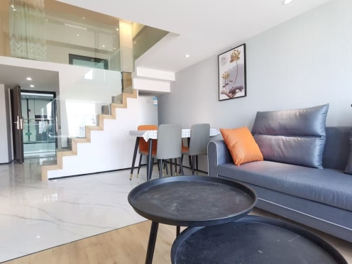 独栋·遇尚公寓 星悦时光跃层套二 后花园爱情海购物公园旁，可月付。家具家电齐全实图实价 新悦时光精装跃层套二 可月付后花园爱情海购物公园旁 2室2厅