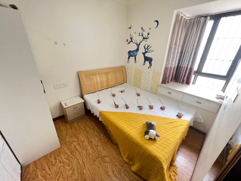 合租·银木佳苑 4居室 南卧