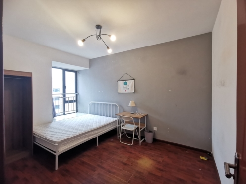 合租·九峰国际 3居室 南卧