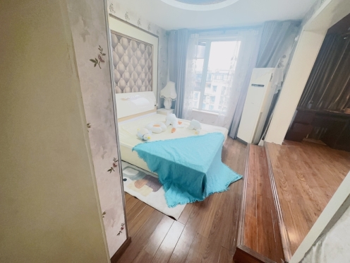 合租·上优水岸 5居室 南卧