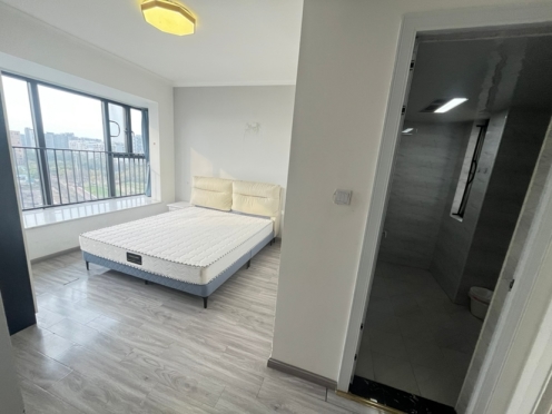 合租·中环丰锦 5居室 南卧