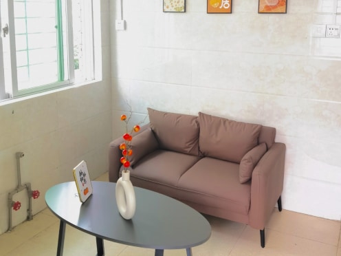 独栋·66公寓 66公寓 全采光 带阳台美食一条街 可养宠物电梯房 拎包入住 精装两房一厅402  近市中心 近中心医院 2室1厅