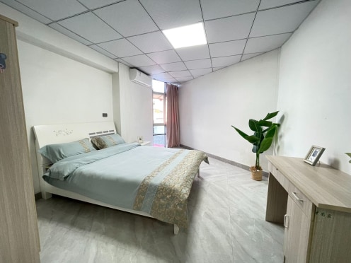 独栋·扬舲公寓 瓯北一店 室内装修风格简约大方，给您带来舒适的生活体验。 开间