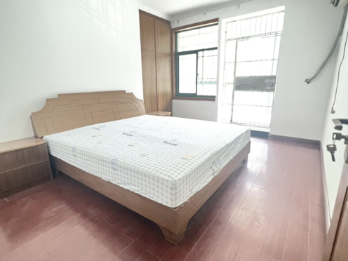 合租·美丽华公寓 5居室 跃层 南卧