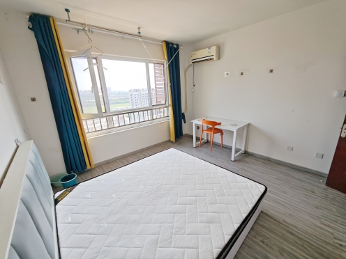 合租·春景花园 4居室 南卧