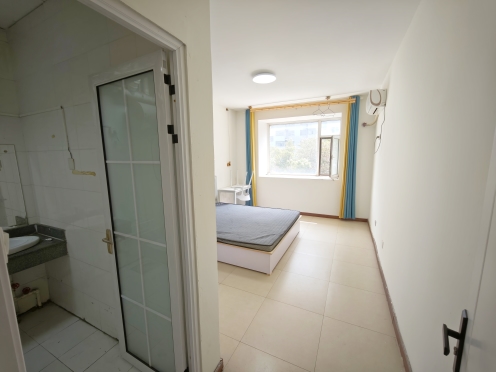 合租·怡景公寓 4居室 南卧