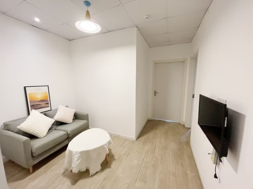 独栋·龙湖冠寓 南京九竹路店 【九龙湖近东大】两室套整租，首月立减200元！包宽带！免费健身！免费自习室！ 2室1厅