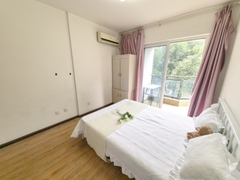 合租·天府滨河湾 4居室 南卧