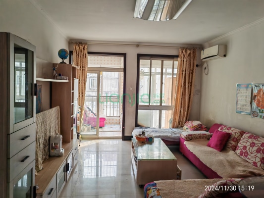 精装修两居室南北通透中间楼层集中供暖采光充足-户型图