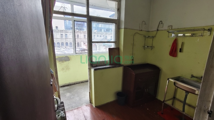 校尉营信息物价局宿舍二手房实景图