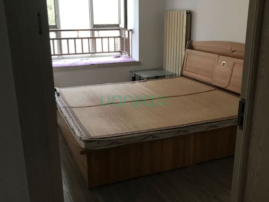 华阳路 朝南两居客厅带阳台 满五唯一-户型图