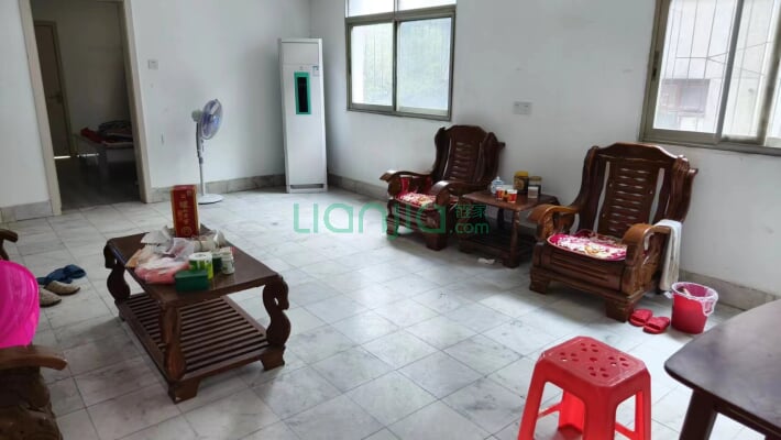 血液中心住宅二手房实景图