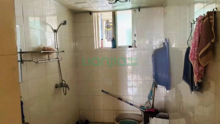 蒙山街166号二手房实景图