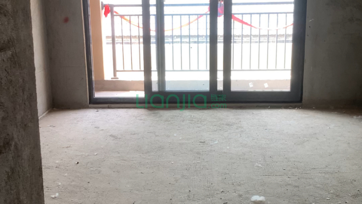 鼎晨翡翠城二手房实景图