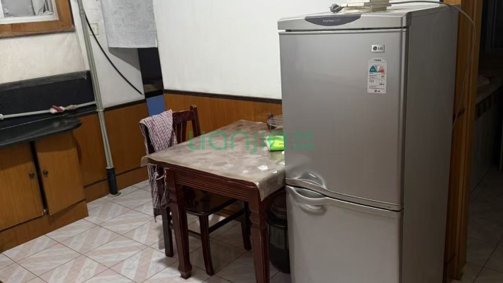 蓬莱装饰公司家属楼二手房实景图