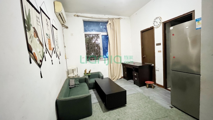 中铁十七局集团职工宿舍区二手房实景图