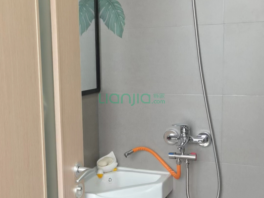 此房是精装修，采光好，有房本，随时看房.-户型图