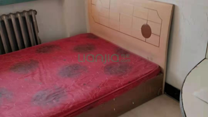 红旗机械厂家属楼二手房实景图