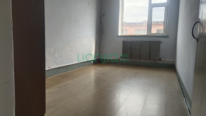 卫星家园二手房实景图