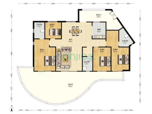 国博新城东麓居 4室1厅3卫 228平方